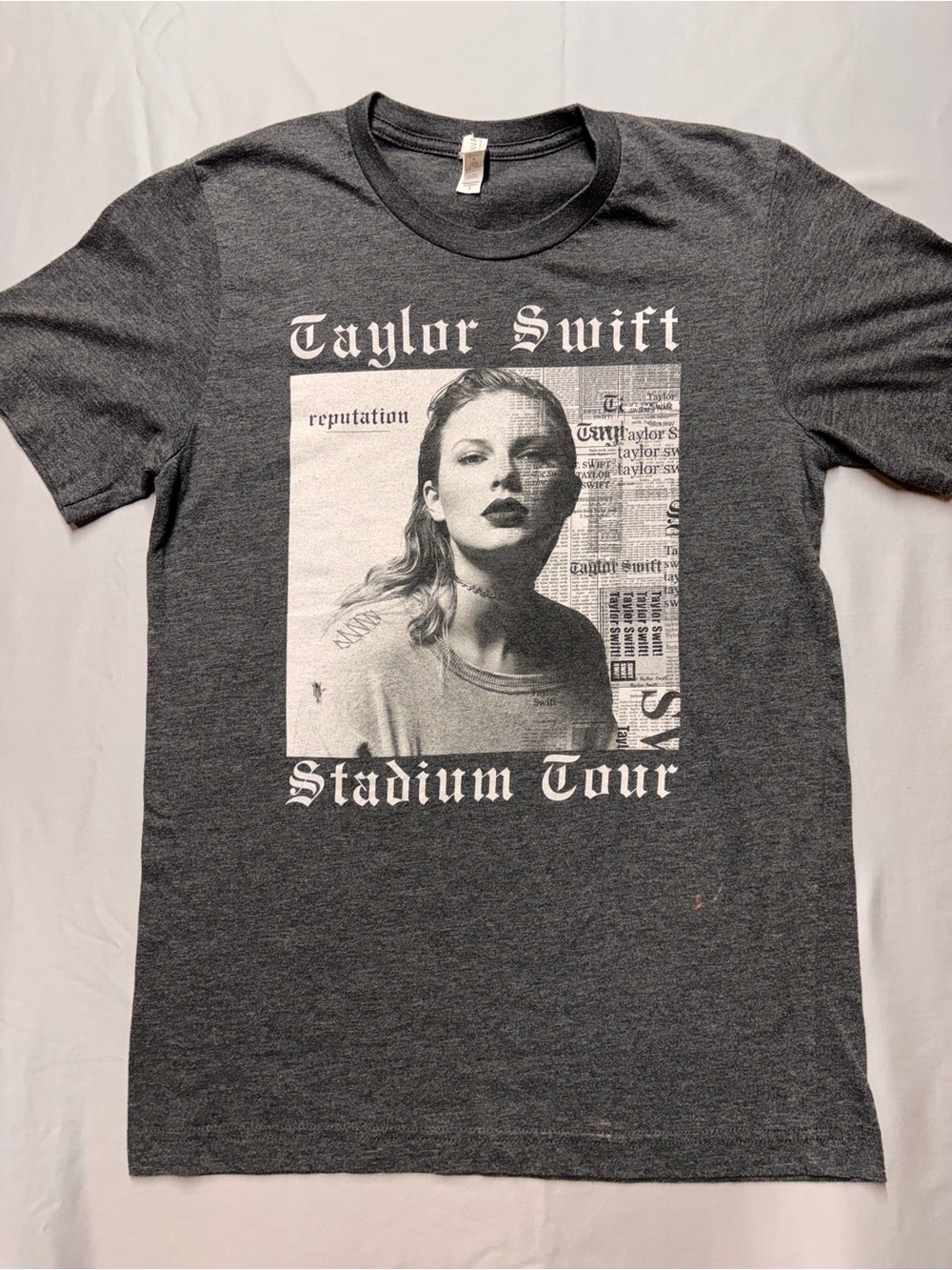 Taylor Swift Reputation Portrait Tour Tee charcoal size small